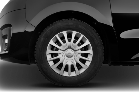 Toyota Proace (Baujahr 2023) Comfort 4 Türen Reifen und Felge