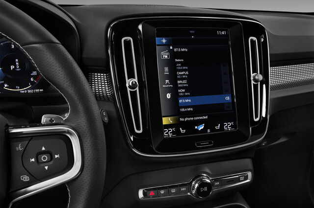 Volvo XC40 (Baujahr 2018) R-Design 5 Türen Radio und Infotainmentsystem