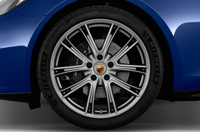 Porsche Panamera (Baujahr 2022) Base 5 Türen Reifen und Felge