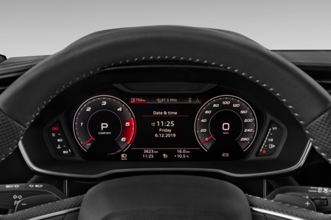 Audi Q3 Sportback (Baujahr 2023) S Line 5 Türen Tacho und Fahrerinstrumente