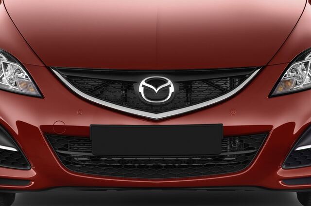 Mazda Mazda6 (Baujahr 2010) Active 5 Türen Kühlergrill und Scheinwerfer