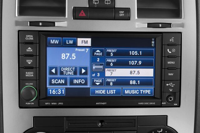 Chrysler 300 (Baujahr 2010) - 5 Türen Radio und Infotainmentsystem