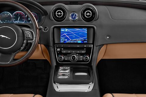 Jaguar XJ (Baujahr 2012) Supersport 4 Türen Mittelkonsole