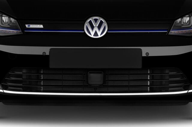 Volkswagen Golf (Baujahr 2015) E-Golf 5 Türen Kühlergrill und Scheinwerfer