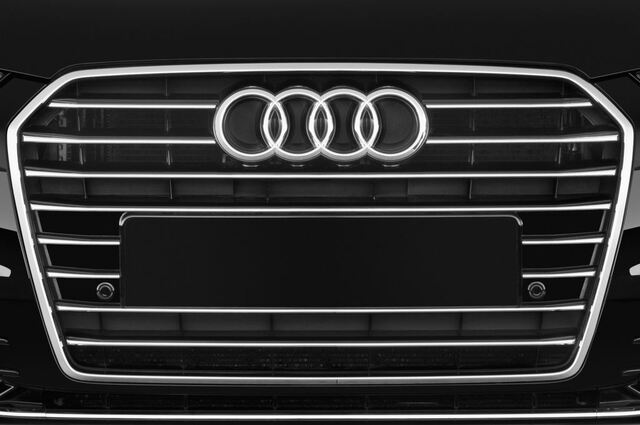 Audi A6 (Baujahr 2015) S Line 5 Türen Kühlergrill und Scheinwerfer