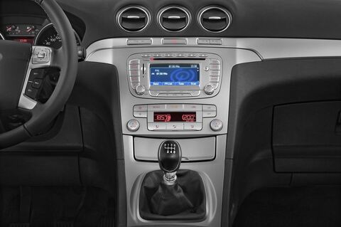 Ford S-Max (Baujahr 2011) Trend 5 Türen Mittelkonsole