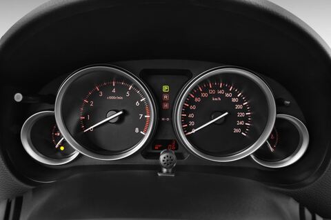 Mazda Mazda6 (Baujahr 2010) Active 5 Türen Tacho und Fahrerinstrumente