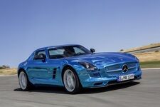 Mercedes SLS AMG Electric Drive - Mit vier Motoren an die Leistungs...