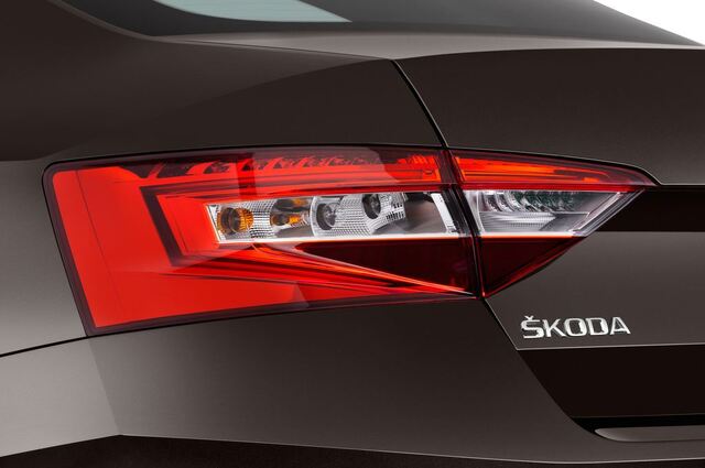 Skoda Superb (Baujahr 2016) Ambition 5 Türen Rücklicht