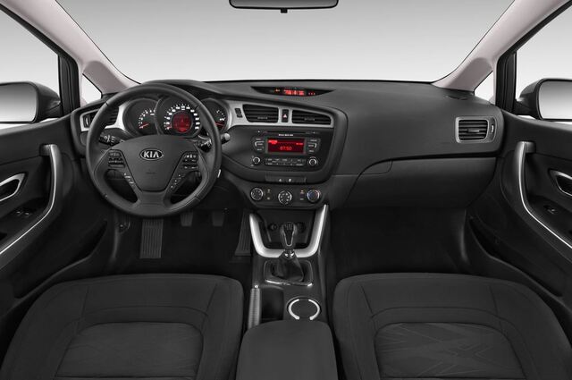 Kia cee'd (Baujahr 2015) Attract 5 Türen Cockpit und Innenraum