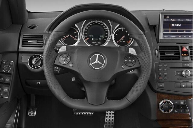 Mercedes C-Class (Baujahr 2010) AMG 4 Türen Lenkrad