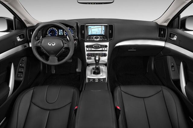 Infiniti G (Baujahr 2010) - 2 Türen Cockpit und Innenraum