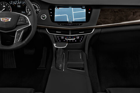 Cadillac CT6 (Baujahr 2019) Luxury 4 Türen Mittelkonsole