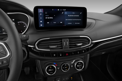 FIAT Tipo (Baujahr 2021) Cross 5 Türen Mittelkonsole