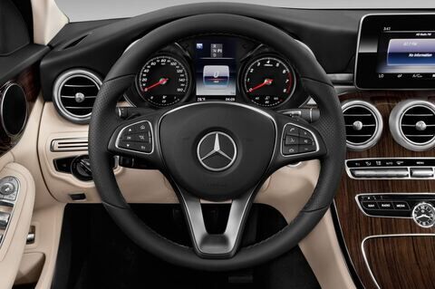 Mercedes C Class (Baujahr 2017) - 4 Türen Lenkrad