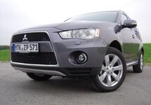 Mitsubishi Outlander 2.2 DI-D 4WD - Genügsamer Riese