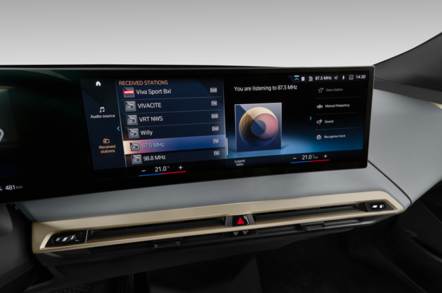 BMW iX M60 (Baujahr 2022) M Automobile 5 Türen Radio und Infotainmentsystem