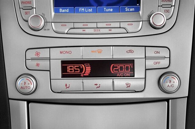 Ford S-Max (Baujahr 2011) Trend 5 Türen Temperatur und Klimaanlage