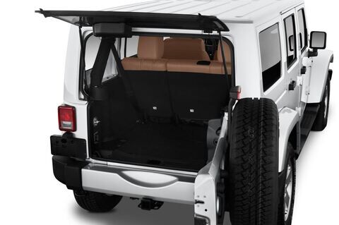 Jeep Wrangler Unlimited (Baujahr 2013) Sahara 5 Türen Kofferraum