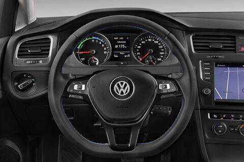 Volkswagen Golf (Baujahr 2015) E-Golf 5 Türen Lenkrad