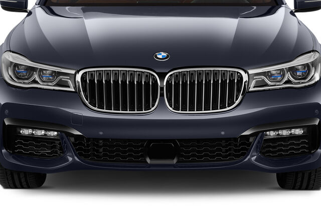 BMW 7 Series (Baujahr 2018) - 4 Türen Kühlergrill und Scheinwerfer