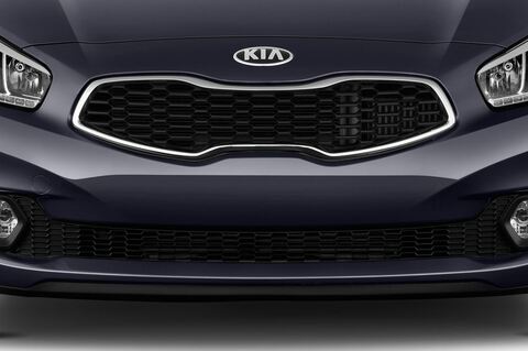 Kia cee'd (Baujahr 2015) Attract 5 Türen Kühlergrill und Scheinwerfer