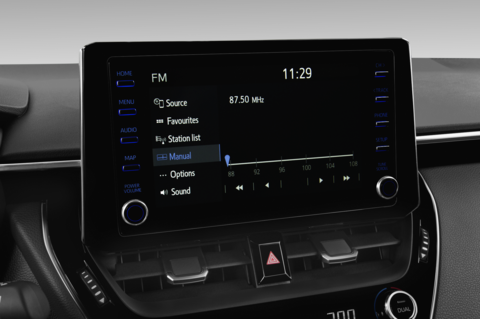 Suzuki Swace (Baujahr 2021) Comfort+ 5 Türen Radio und Infotainmentsystem