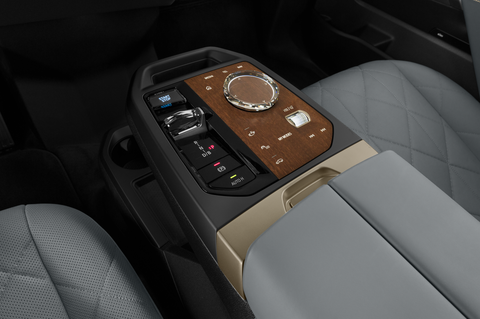 BMW iX M60 (Baujahr 2022) M Automobile 5 Türen Schalthebel