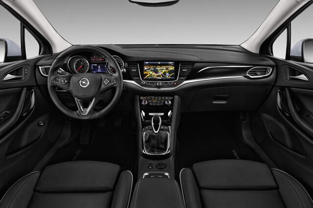Opel Astra (Baujahr 2016) Innovation 5 Türen Cockpit und Innenraum