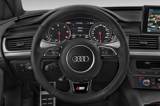 Audi A6 (Baujahr 2015) S Line 5 Türen Lenkrad