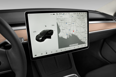 Tesla Model 3 (Baujahr 2022) Long Range 4 Türen Mittelkonsole