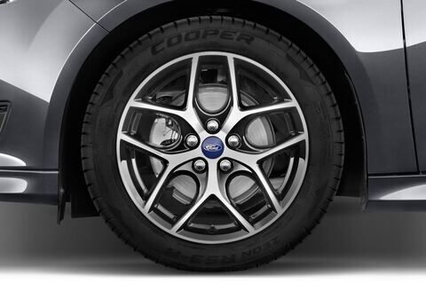 Ford Focus (Baujahr 2015) Trend 5 Türen Reifen und Felge