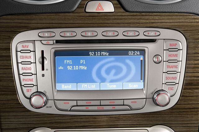 Ford Focus (Baujahr 2011) Ghia 5 Türen Radio und Infotainmentsystem