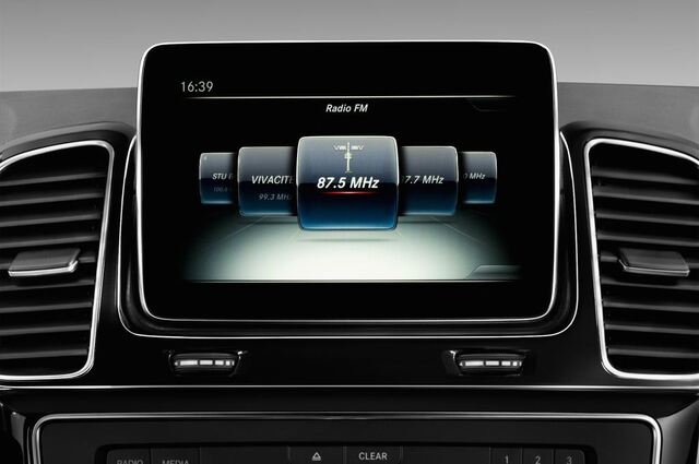 Mercedes GLE (Baujahr 2016) AMG Line 5 Türen Radio und Infotainmentsystem