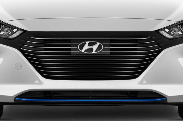 Hyundai IONIQ plug-in Hybrid (Baujahr 2017) Premium 5 Türen Kühlergrill und Scheinwerfer