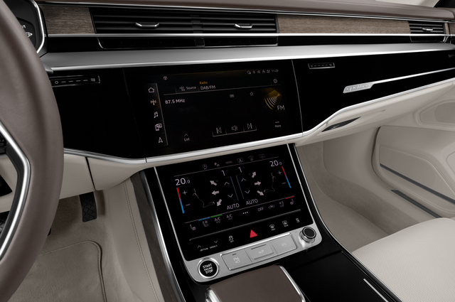Audi A8 L (Baujahr 2022) Base 4 Türen Radio und Infotainmentsystem