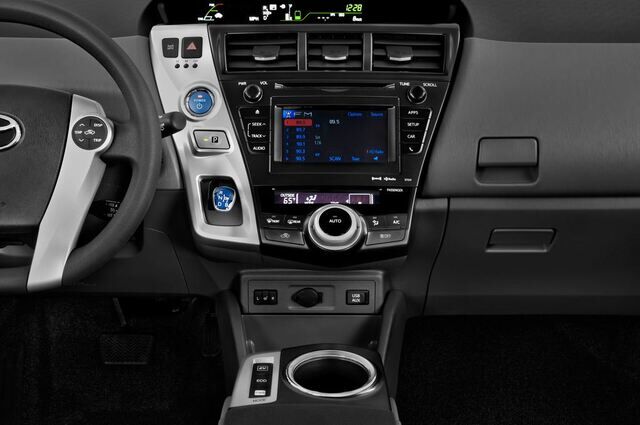 Toyota Prius+ (Baujahr 2011) Life 5 Türen Mittelkonsole