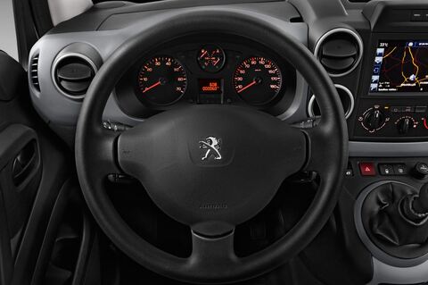Peugeot Partner (Baujahr 2015) Komfort 4 Türen Lenkrad