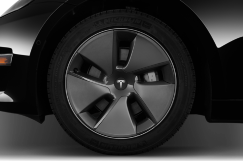 Tesla Model 3 (Baujahr 2022) Long Range 4 Türen Reifen und Felge