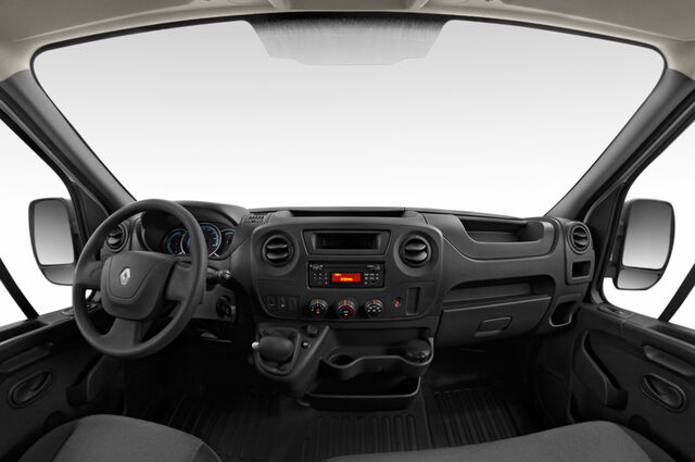 Renault Master Z.E. (Baujahr 2019) - 4 Türen Cockpit und Innenraum
