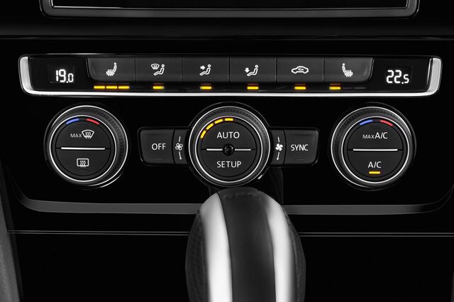 Volkswagen Golf (Baujahr 2015) 2.0 Tsi 4Motion Bmt R 5 Türen Temperatur und Klimaanlage