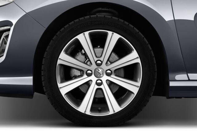 Peugeot 308 (Baujahr 2013) Allure 2 Türen Reifen und Felge