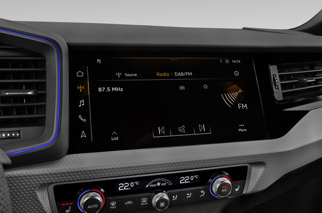 Audi A1 Sportback (Baujahr 2019) S Line 5 Türen Radio und Infotainmentsystem