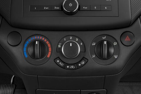 Chevrolet Aveo (Baujahr 2010) LS 4 Türen Temperatur und Klimaanlage