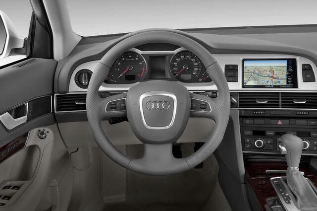 Audi A6 (Baujahr 2011) S Line 4 Türen Lenkrad