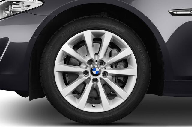 BMW 5 Series (Baujahr 2012) 530d 5 Türen Reifen und Felge