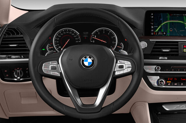 BMW X4 (Baujahr 2018) xLine 5 Türen Lenkrad