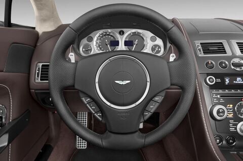 Aston Martin V8 Vantage (Baujahr 2010) - 2 Türen Lenkrad