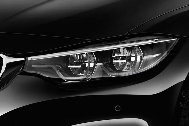BMW 4 Series (Baujahr 2018) Luxury Line 4 Türen Scheinwerfer