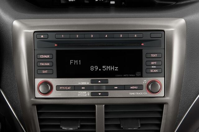 Subaru Impreza (Baujahr 2010) WRX STI 5 Türen Radio und Infotainmentsystem